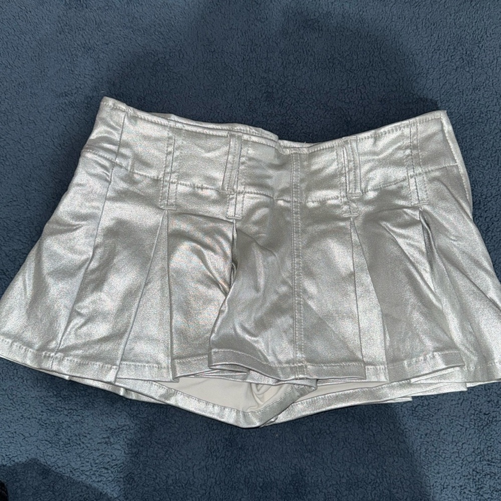 Grey skirt